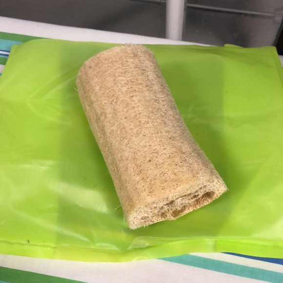 Maggyb Soft lrg PLUS danielle cosmetic travel bag PLUS ocean reef body scrubber - Picture 2 of 13